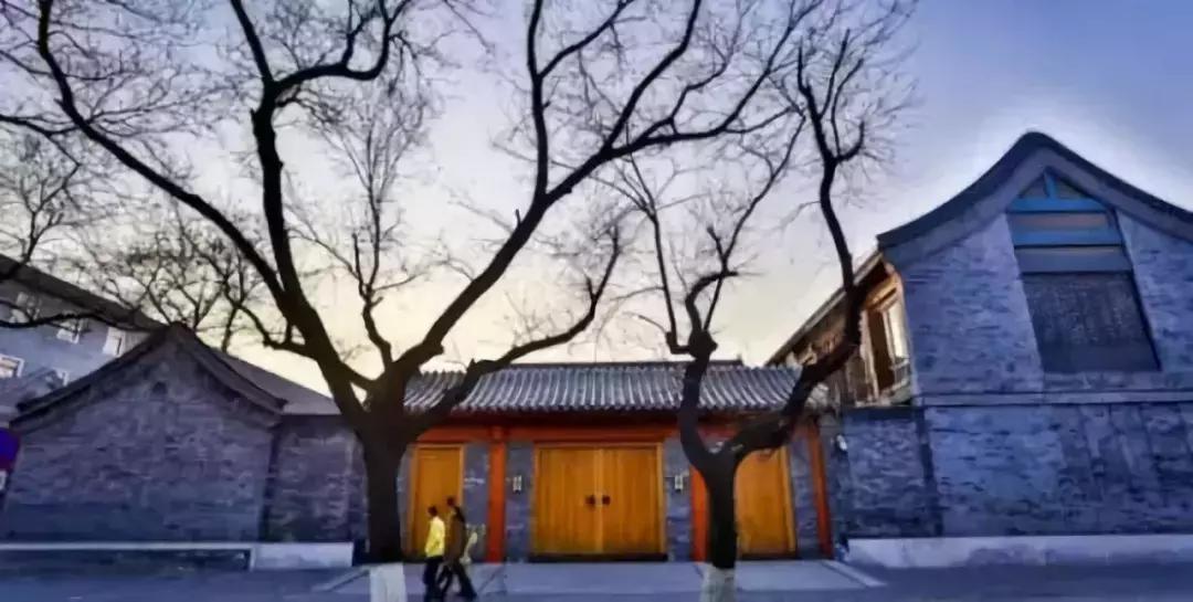 49岁邓文迪与22岁男友,49岁邓文迪与20岁男友