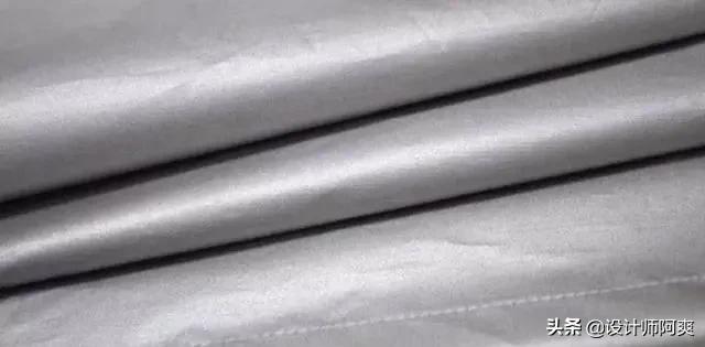 瞧瞧,这才叫窗帘,你家那只是挂了块布