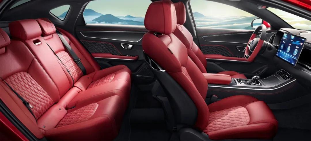 佛吉亚智·臻座舱亮相上海车展创新技术推动零排放出行