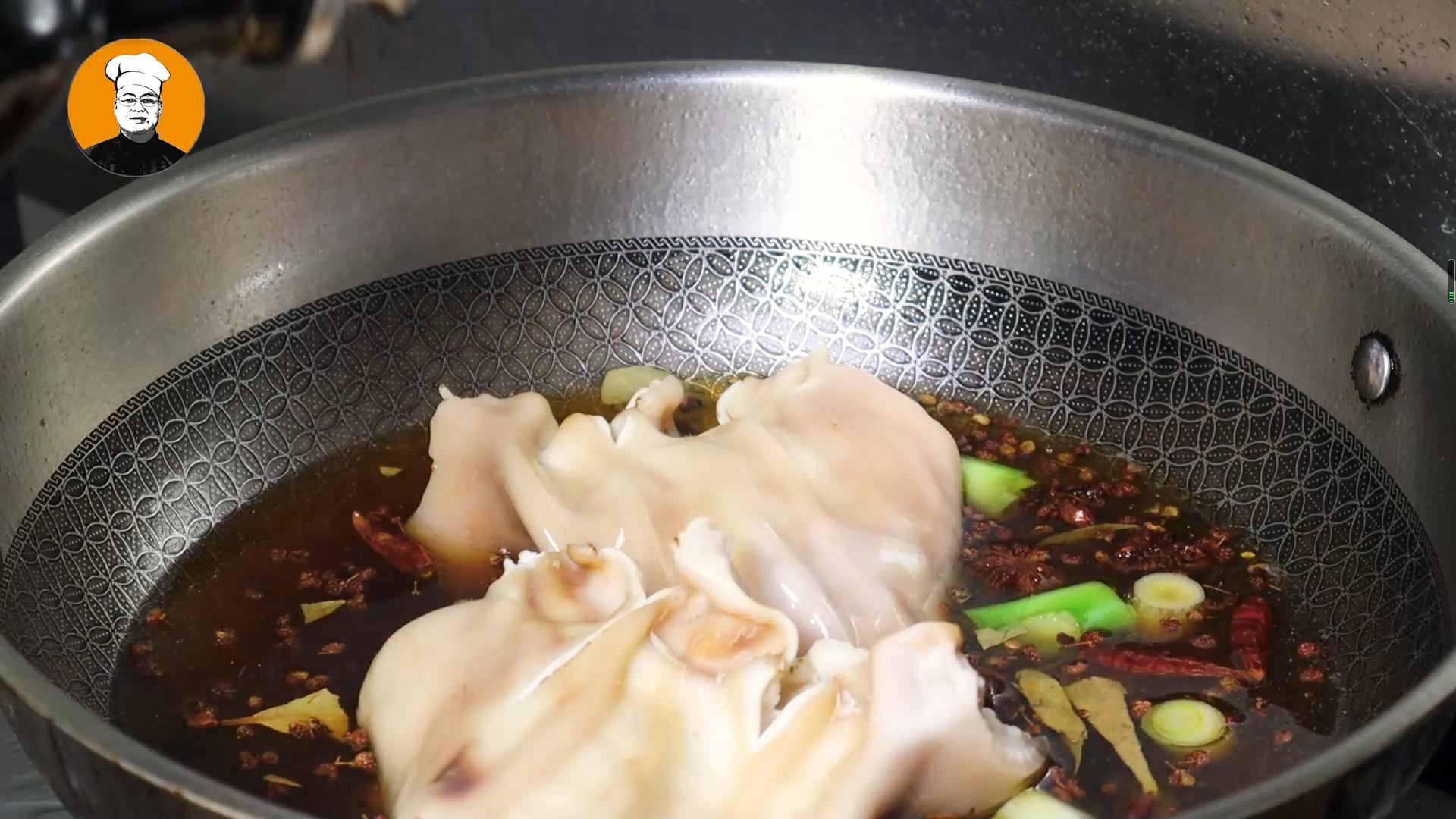 手把手教你卤猪耳,卤猪耳怎么卤不会缩水