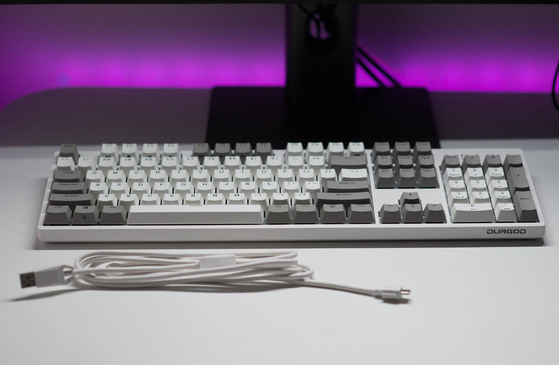 中端机械键盘王者轴体手感真实体验,青轴和银轴横评