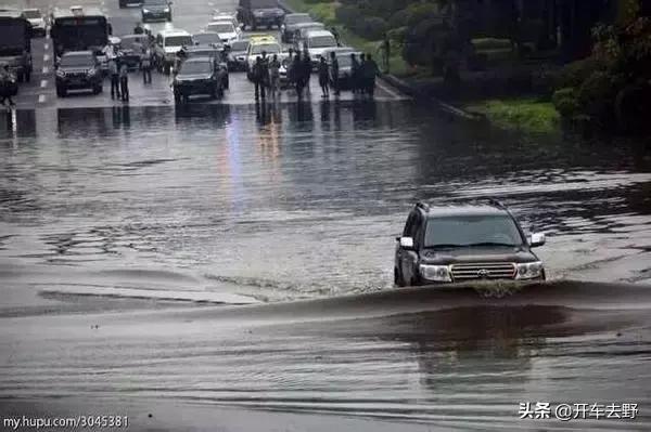 丰田超霸进口越野车报价,进口丰田巡洋舰越野车