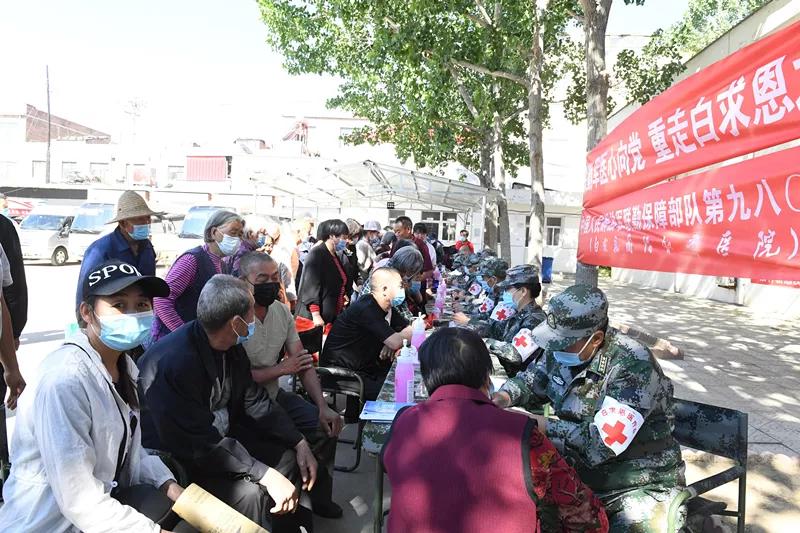 这个外国人，凭什么感动中国？踏上他走过的路就明白了