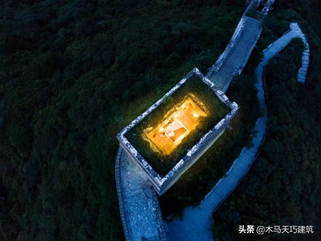 设计一个具有地域文化特色的酒店,10间小型酒店设计