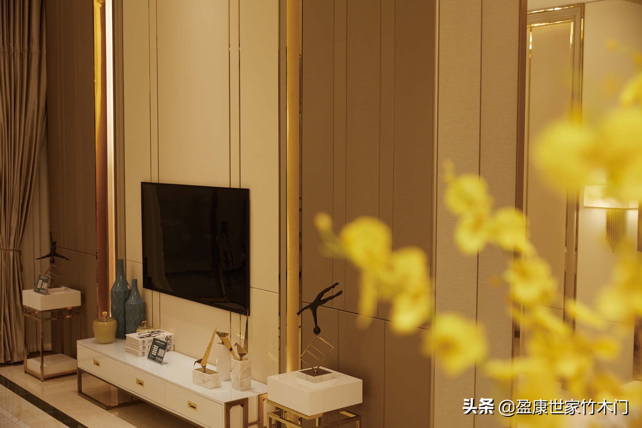 碳晶集成墙板与竹木纤维哪种好,竹木纤维集成墙板地板全屋整装