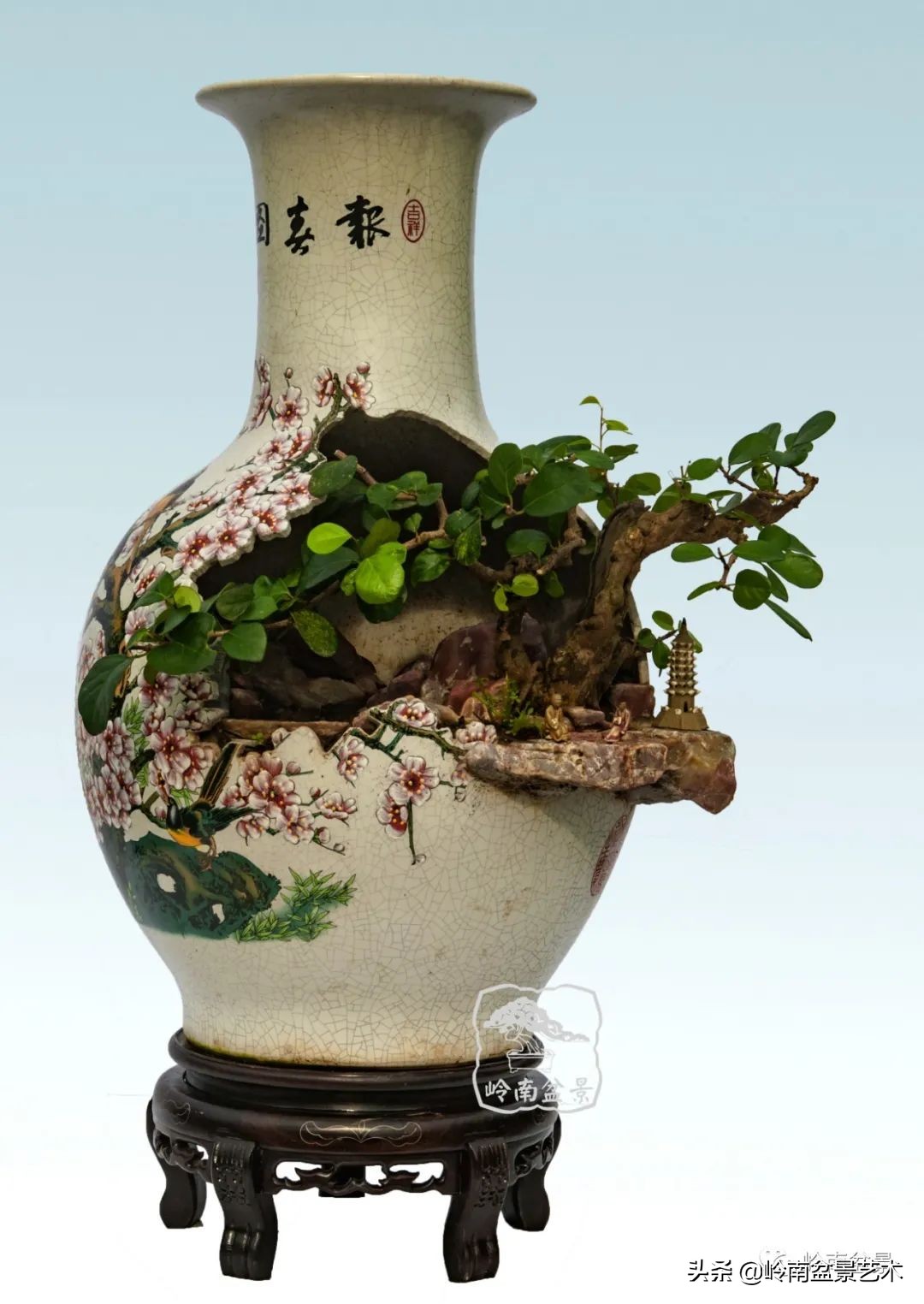 大师经典藏品,景德镇大师燕尾瓶价格