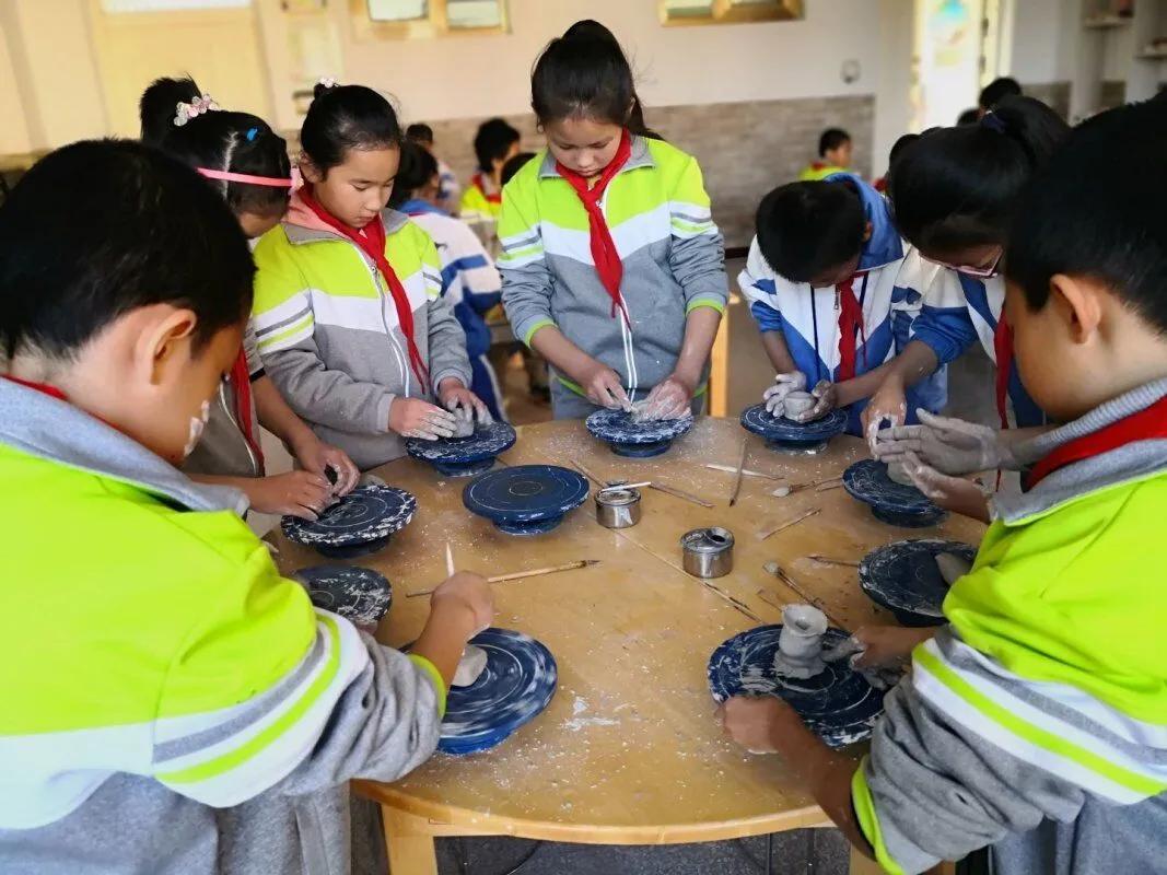 文明校园七彩童年,文明校园创建紫金镇小学