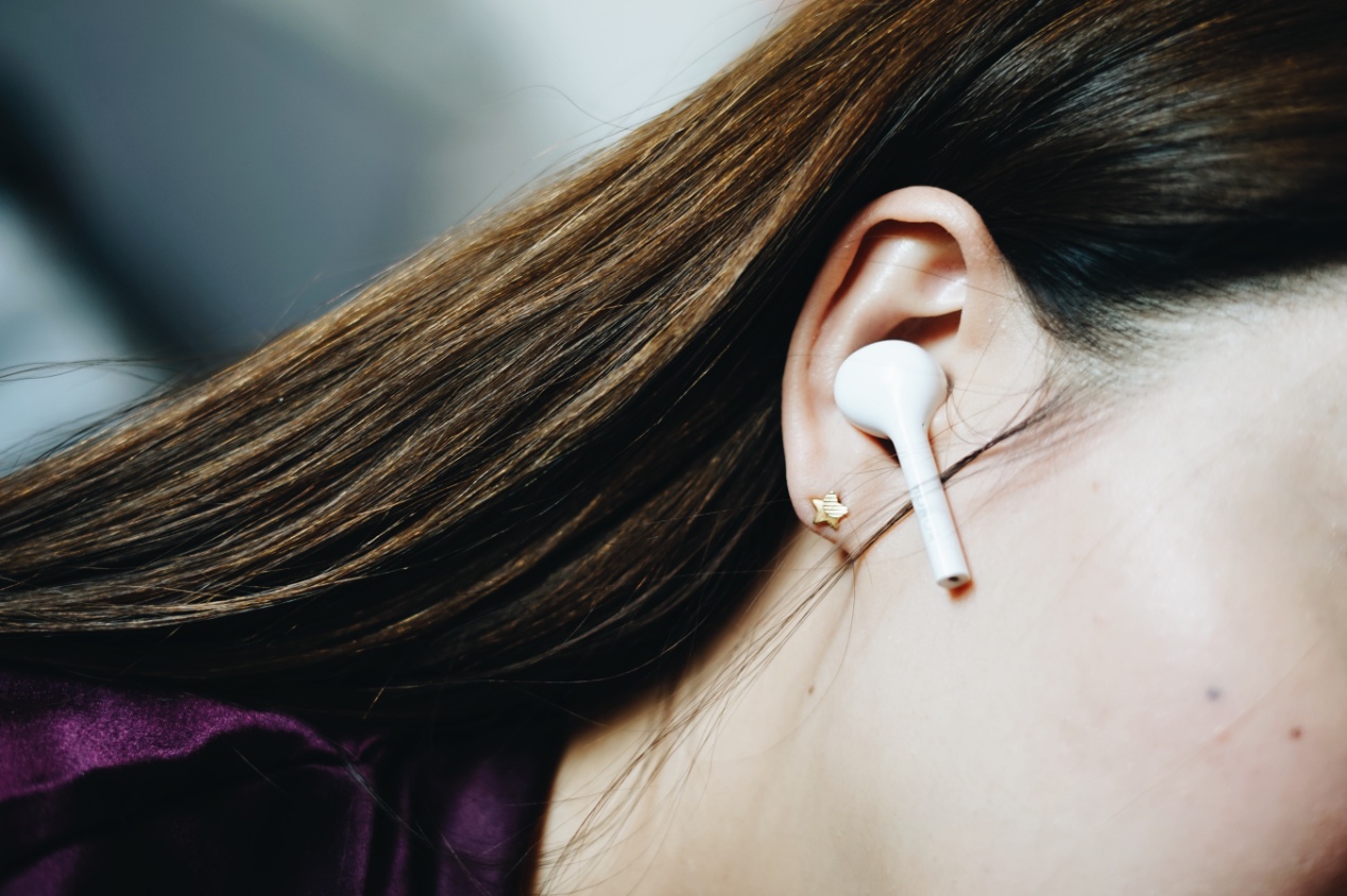 荣耀蓝牙耳机flypods3京东卖200多,荣耀耳机flypods青春版试用测评