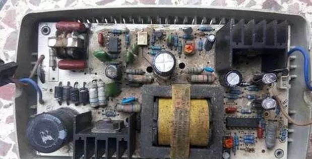 电动车电池忽然亏电是怎么回事,电动车用久了电池怎么保养