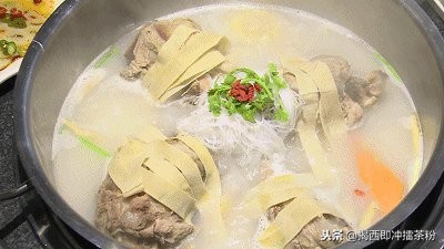 吃火锅爆痘还拉肚子怎么回事,吃火锅上火长痘怎么办