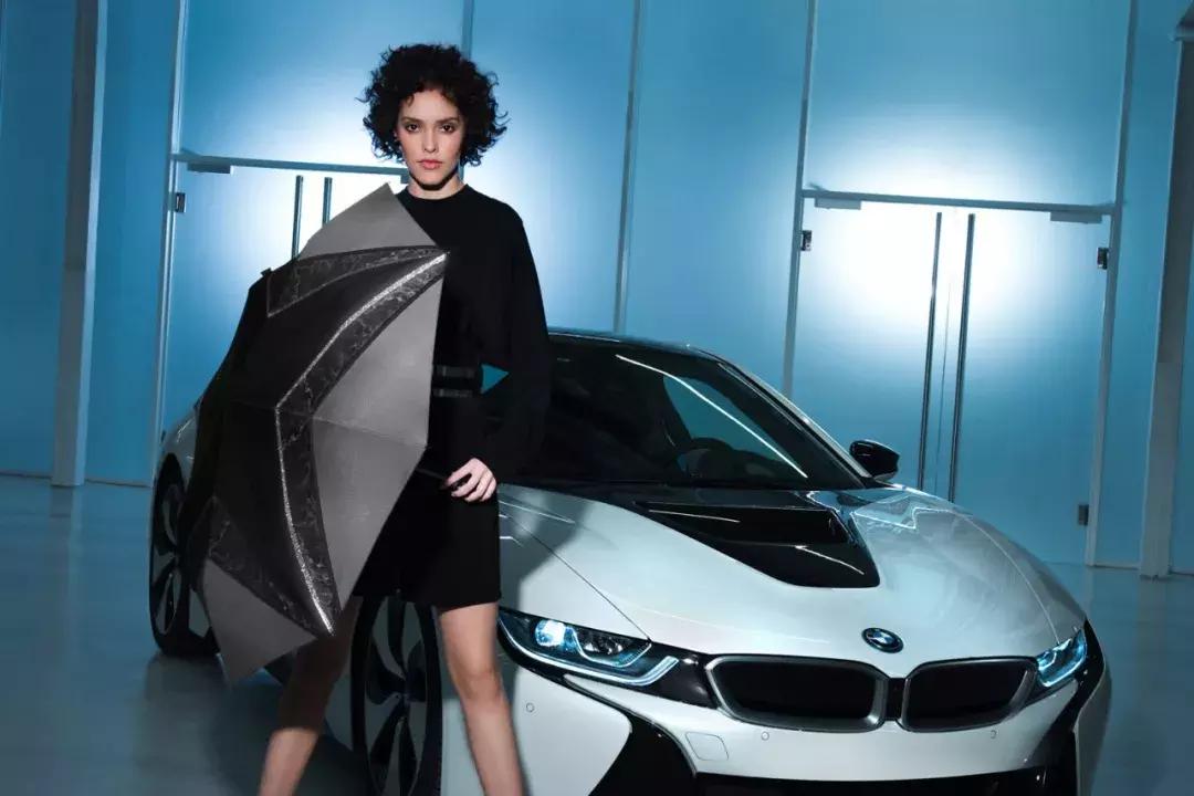 劳斯莱斯一把伞10万元,劳斯莱斯十万元的伞