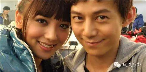 李维嘉何炅回应隐婚，否认和龙丹妮百度百科关系