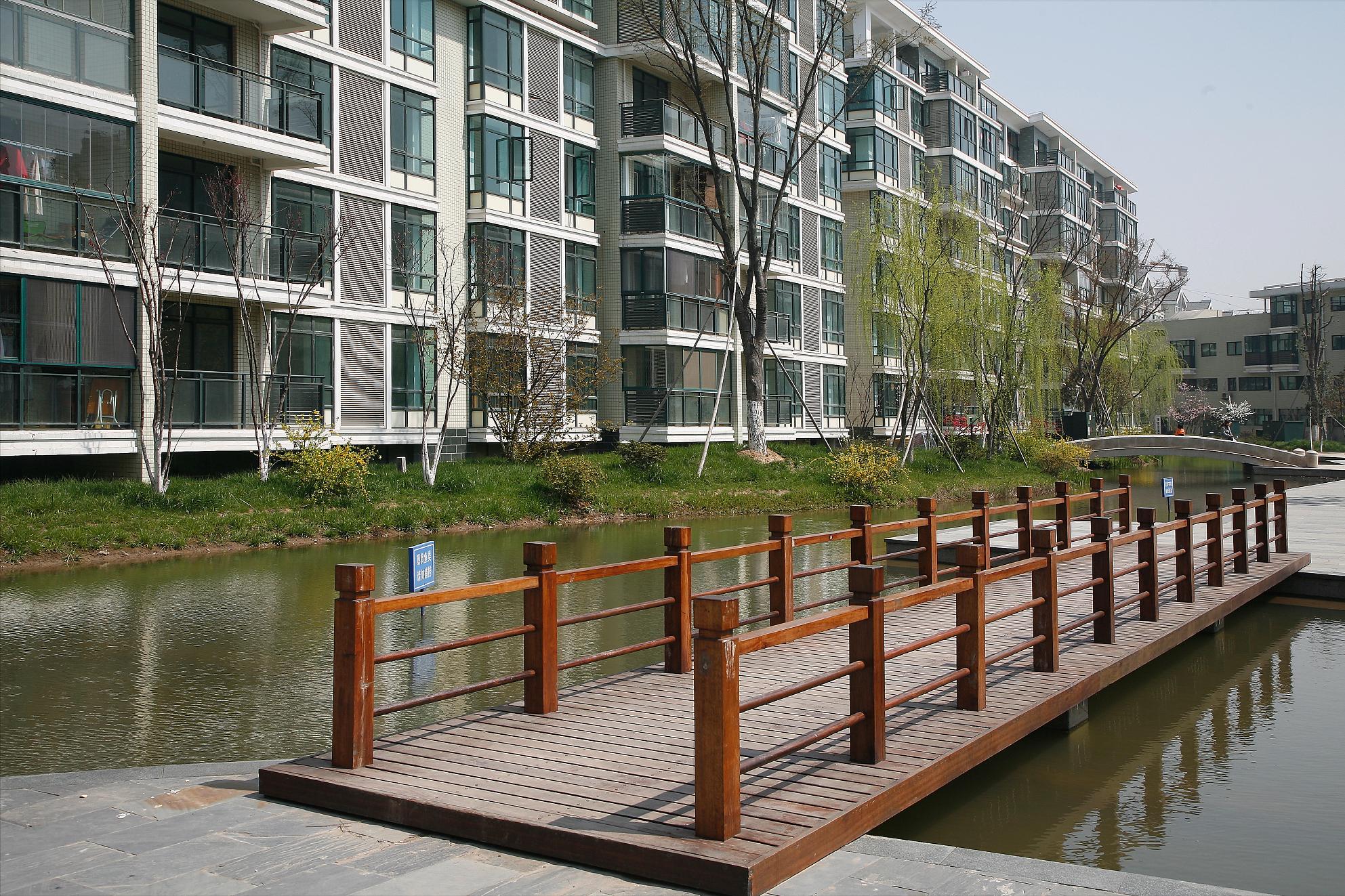 纠结买房子三楼还是11楼,纠结一楼带院好还是二楼好