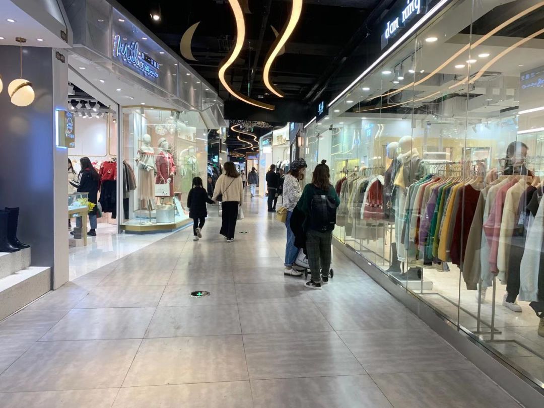 莱迪广场地址,你好再见英语歌