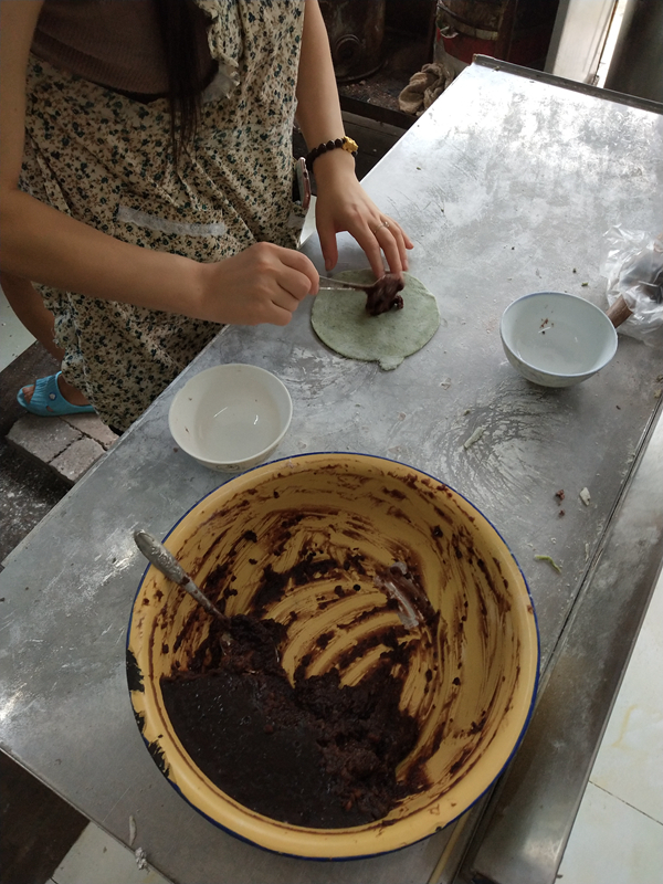 诸暨梅干菜麦饼,诸暨卖松花麦饼