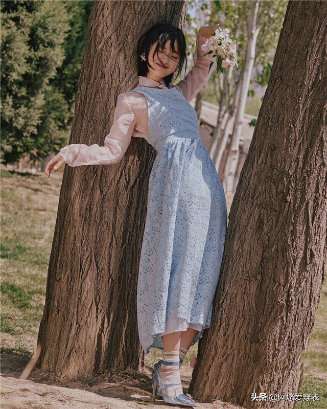 小个女生怎么穿更显高？快向王子文、沈月取经，会穿比例就是好