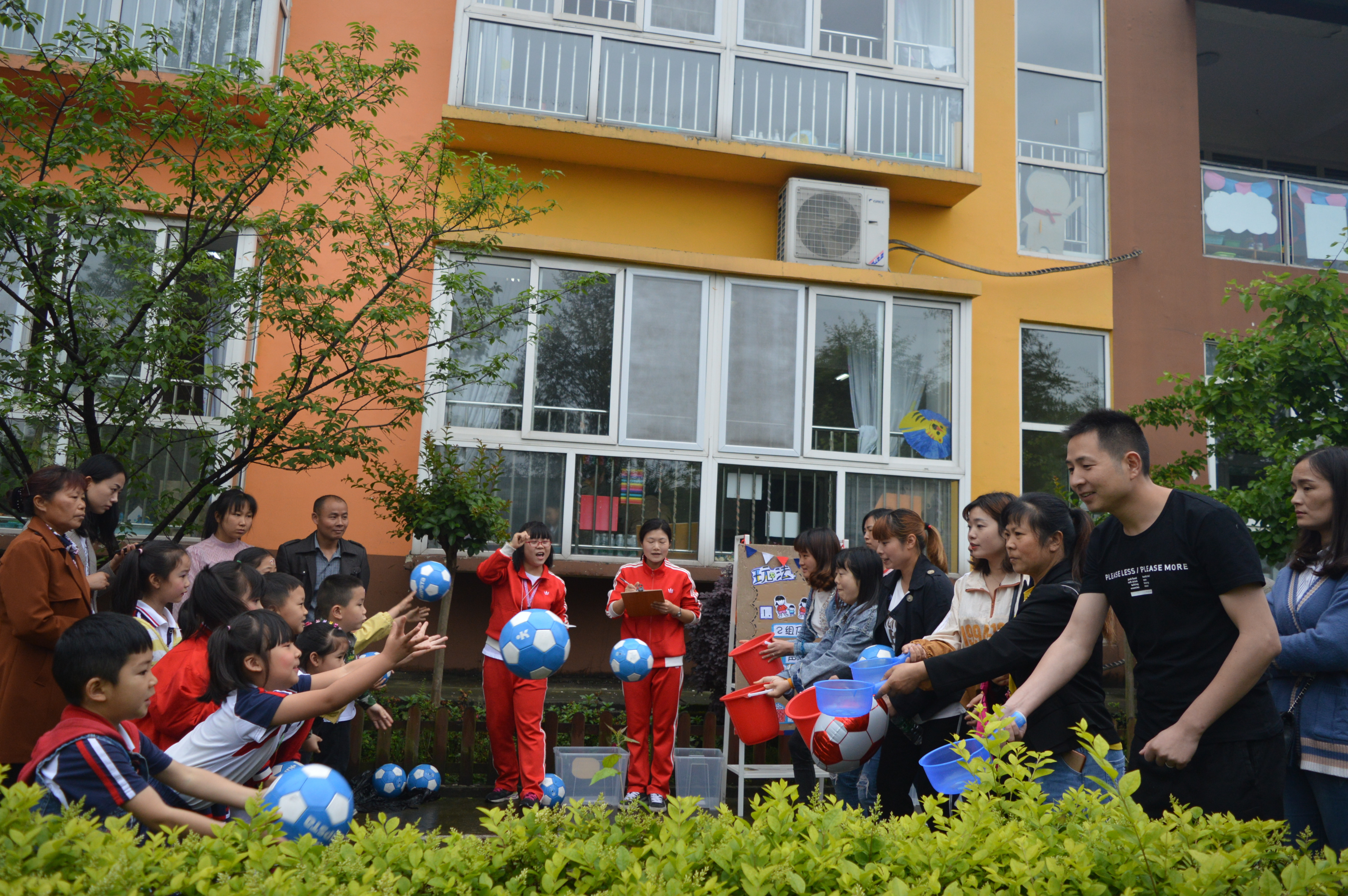 幼儿园足球嘉年华活动视频,崇州市元通幼儿园