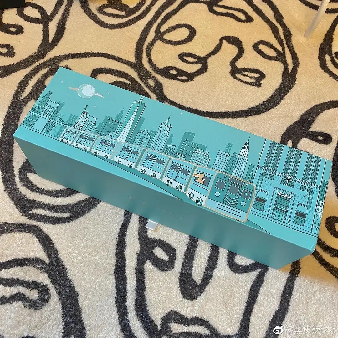 太奢侈了！LV、迪奥、爱马仕的月饼，美到不忍心吃