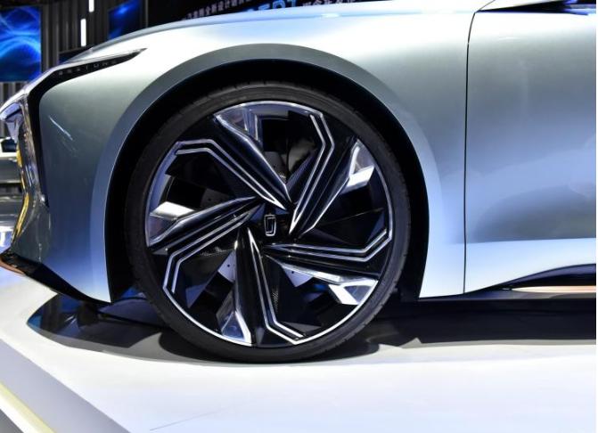 光影哲学设计图说一汽奔腾全新概念车