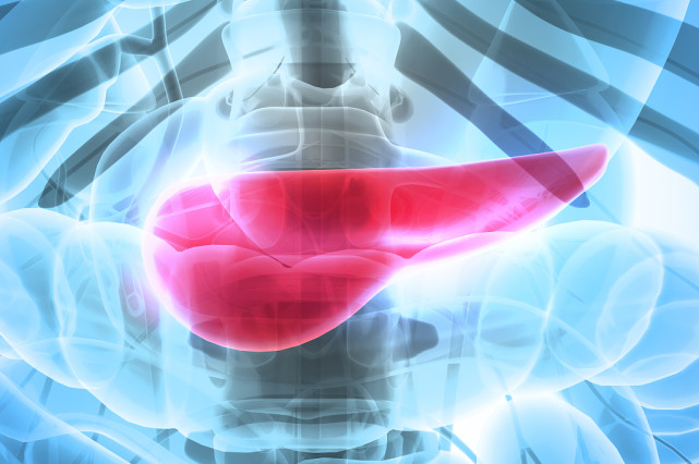 喝酒可以，但你别往出抠啊，当心发生扁桃体炎