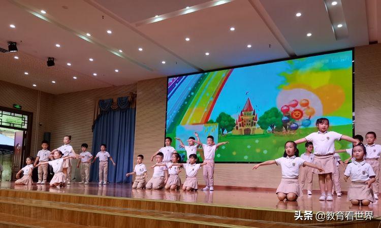 童心向党放飞梦想幼儿园美篇,童心向党幼儿园大班毕业典礼方案