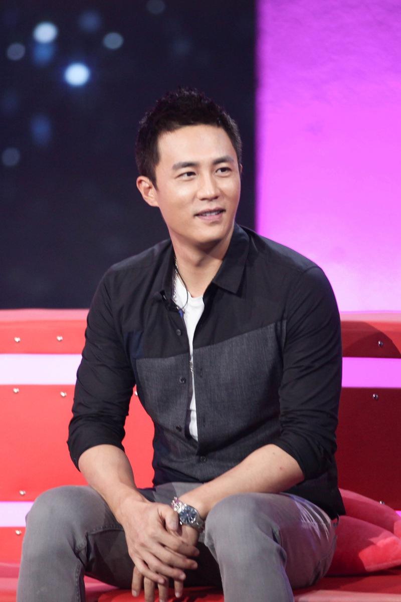 八佰里面杜淳角色,八佰杜淳片段