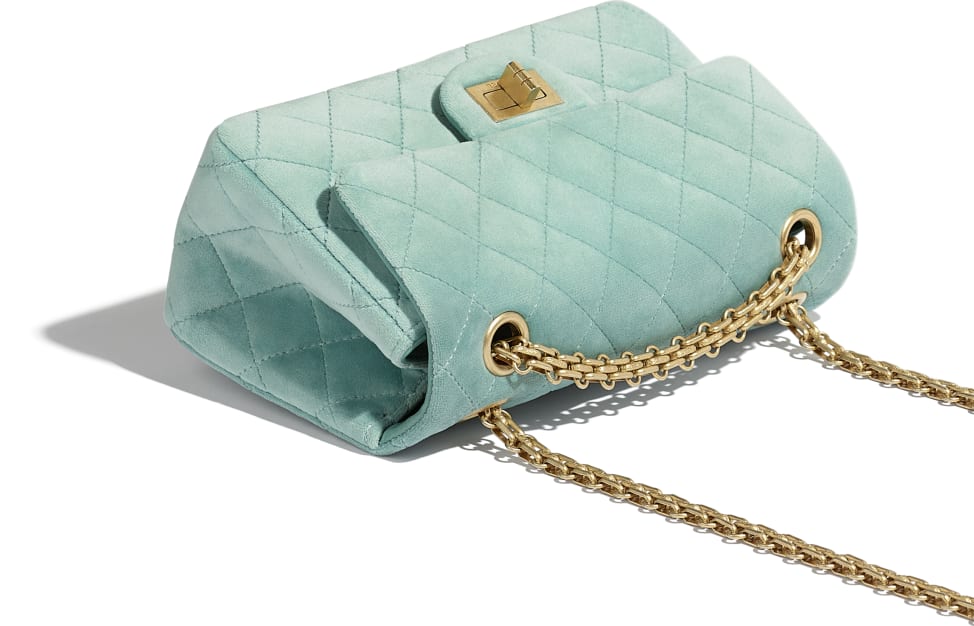 chanel2.55黑金,chanel2.55过时了么