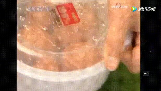 5秒剥鸡蛋的正确方法,鸡蛋剥皮的做法视频