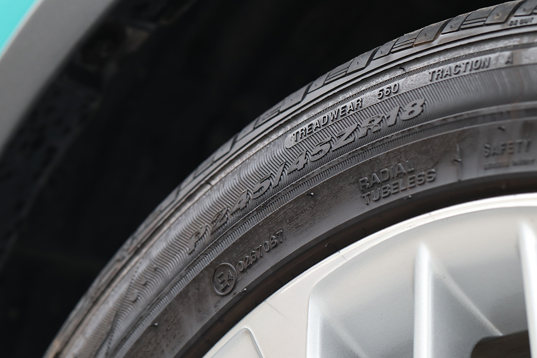 chr换18寸轮胎可以升高多少,chr更换225轮胎更稳了