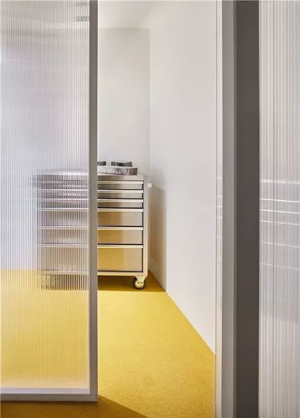 从濒临倒闭到年营收25万,从濒临倒闭到市值266亿