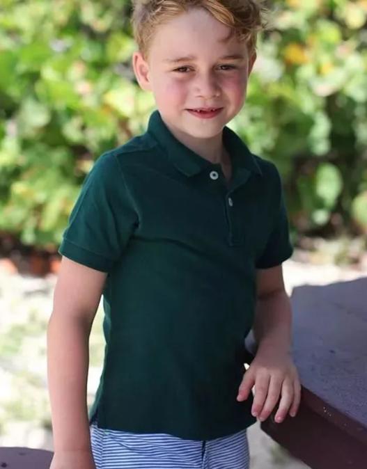 凯特夏洛特伊丽莎白对比图,凯特和女儿夏洛特