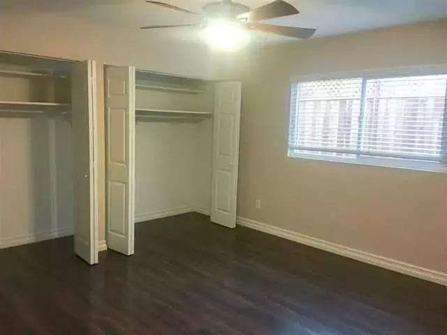 41万刀起库卡蒙格性价比别墅!小孩才选择,超市和优质学区我都要!