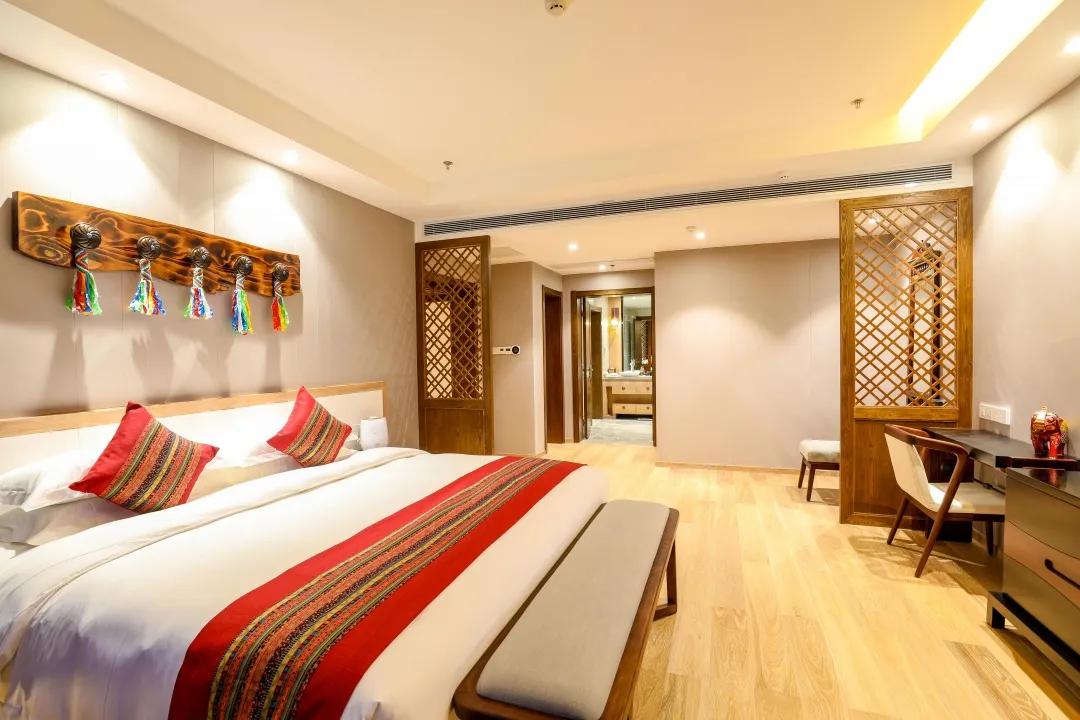 带你Get《司藤》同款神仙美景，春天的香格里拉这样玩