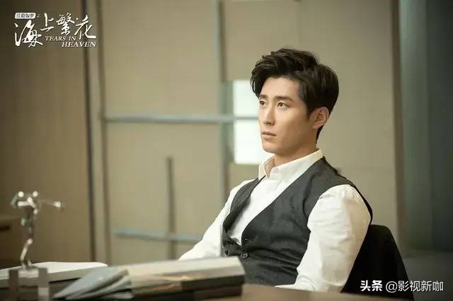 周冬雨山楂树之恋张艺谋窦骁,窦骁与周冬雨两个不同的人生