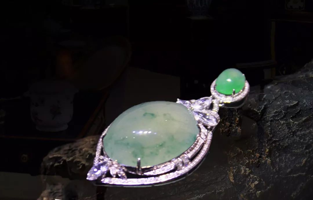 这家在三亚开了八年的玉店身后四代人用执念守护玉石传承之美