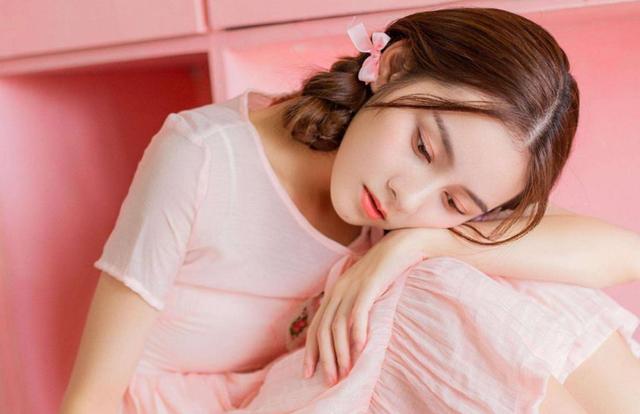 女生回信息慢但是会回复,女生总是回信息很晚