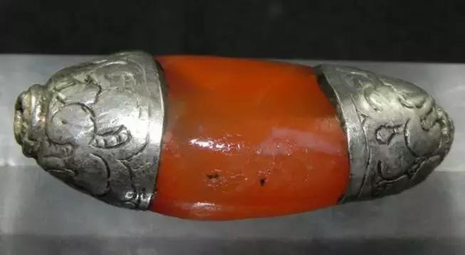 天珠朱砂点和朱砂线,天珠朱砂点越戴越多