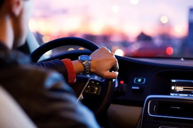 喜:青岛老乡耗时五个月终回家;愁,小留学生货压十个月难托付