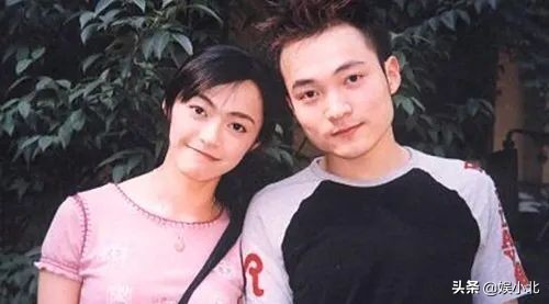 成名后爸爸去世,不婚却爱上小10岁女主播,“吕秀才”的跌宕人生