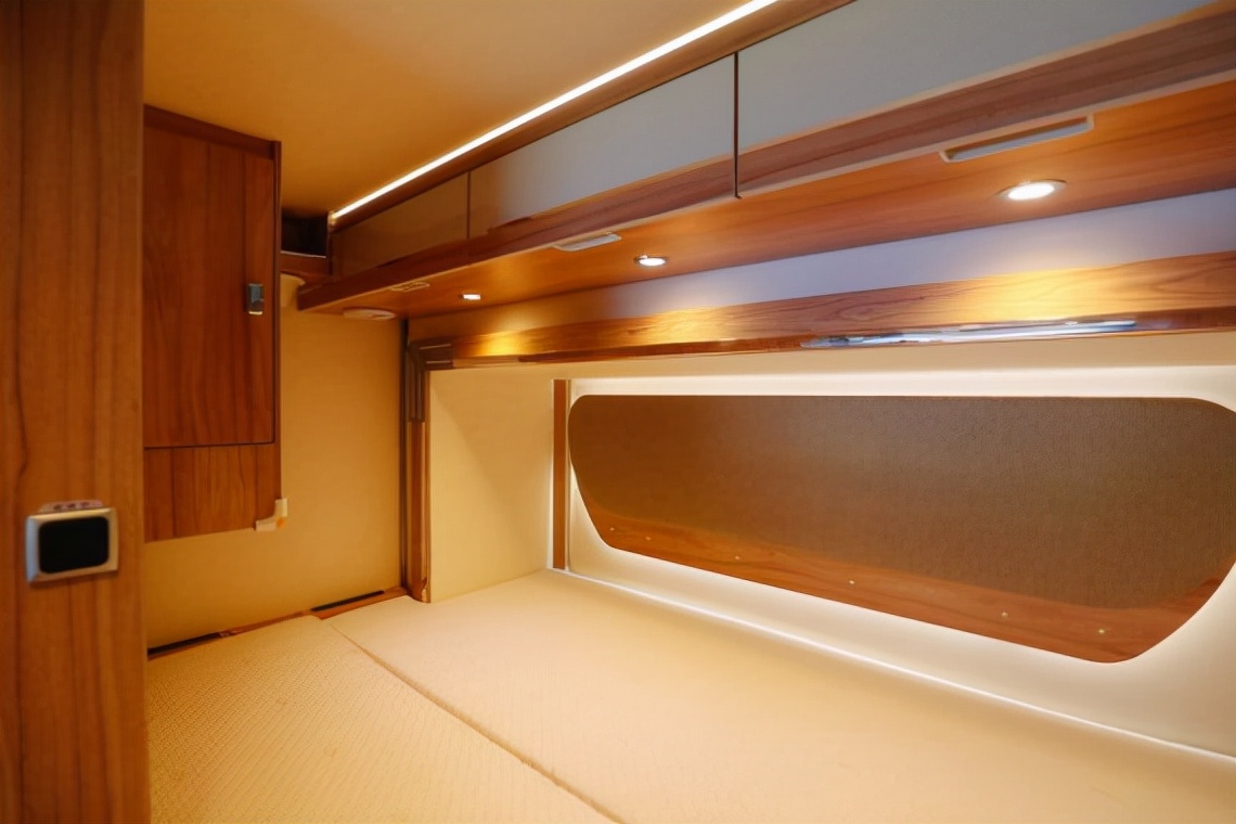 隆翠一号旗舰双拓展房车,隆翠房车3号前门版