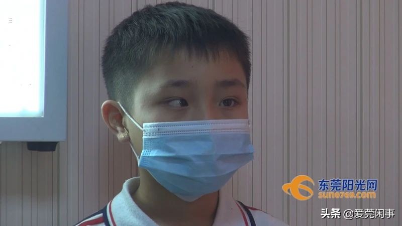 男童看手机斗鸡眼,儿童看手机导致的斗鸡眼