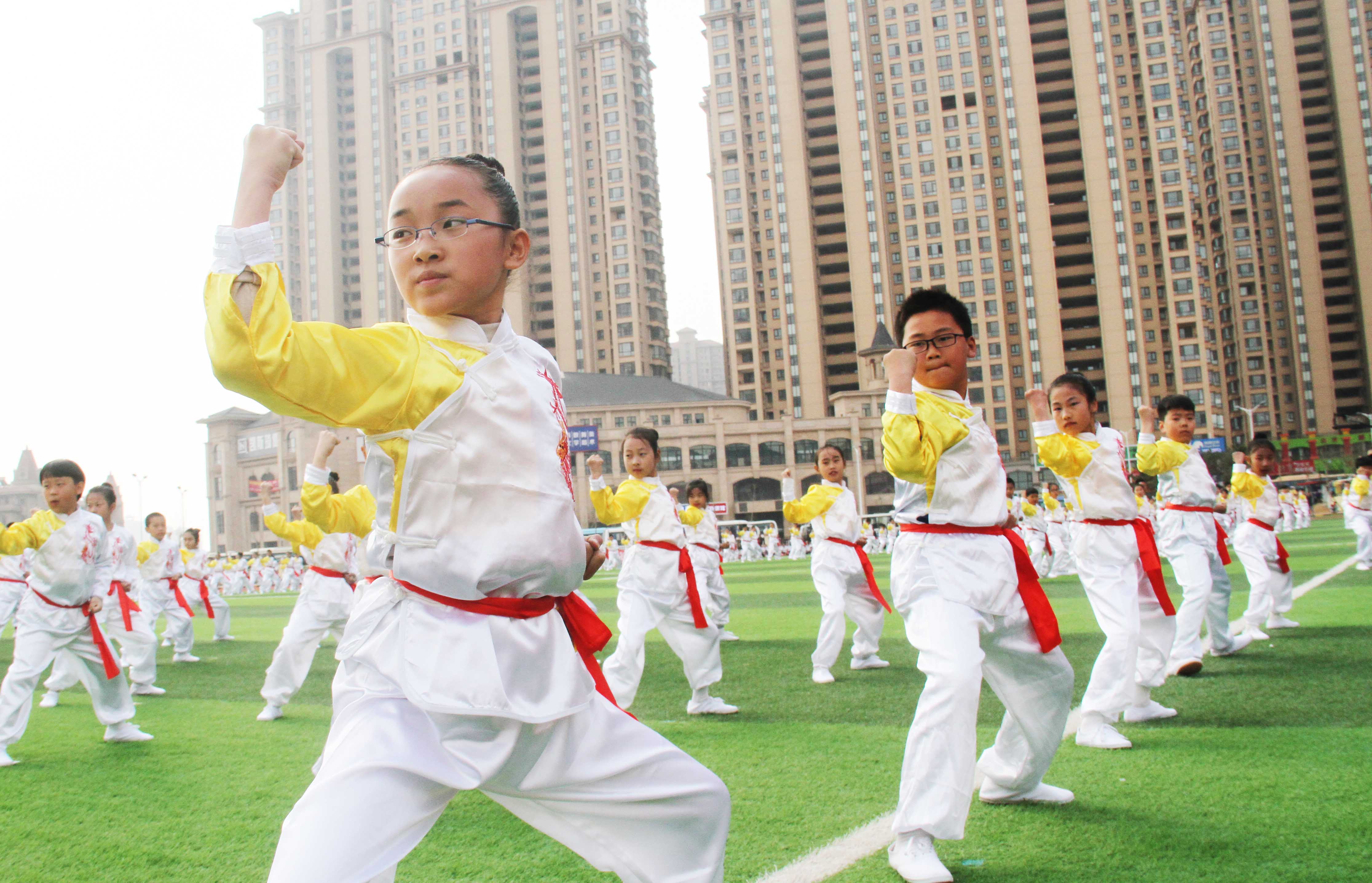 港城师生唱响运动之春序曲