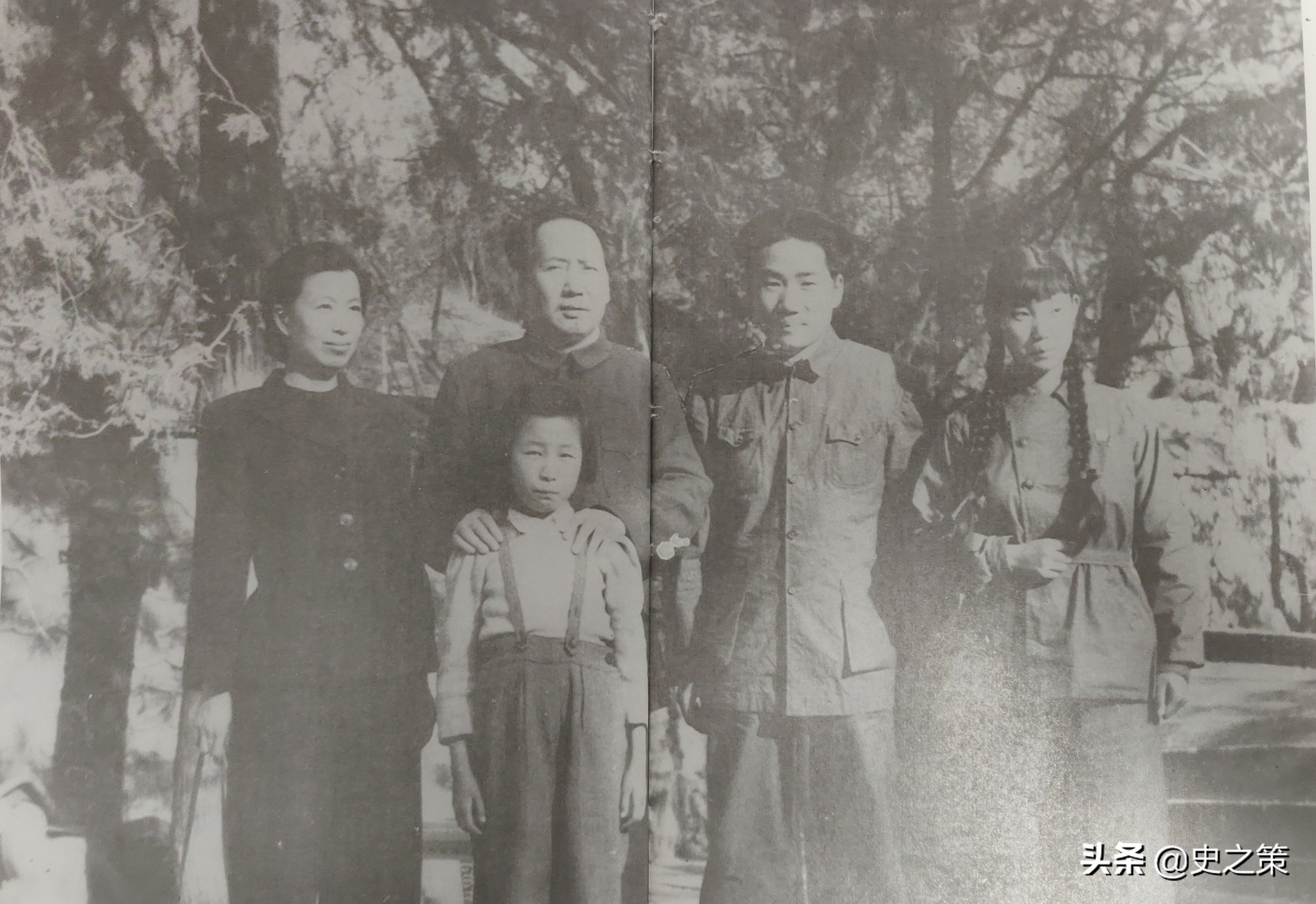 1953年湖南9岁小孩进京，喊毛*东泽**外公，毛*东泽**：给100元送回长沙