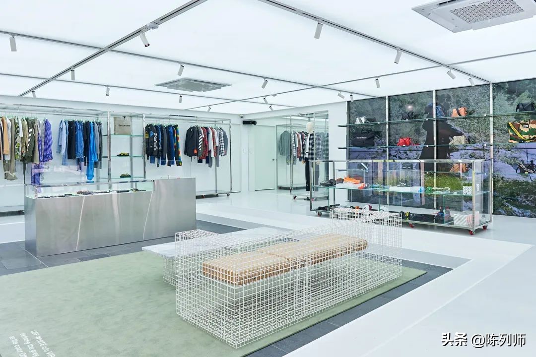 offwhite风格,白色品牌陈列搭配