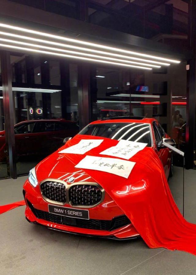 刘晓庆究竟有多少钱,六十五岁刘晓庆回老家买墓地