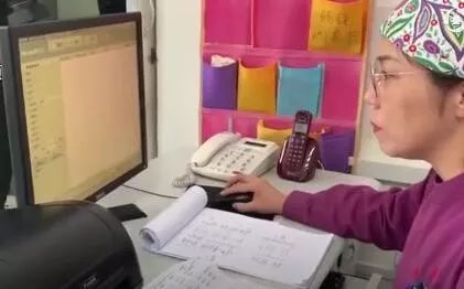 男子吞打火机忘胃里10年,喝酒吞打火机肚子疼