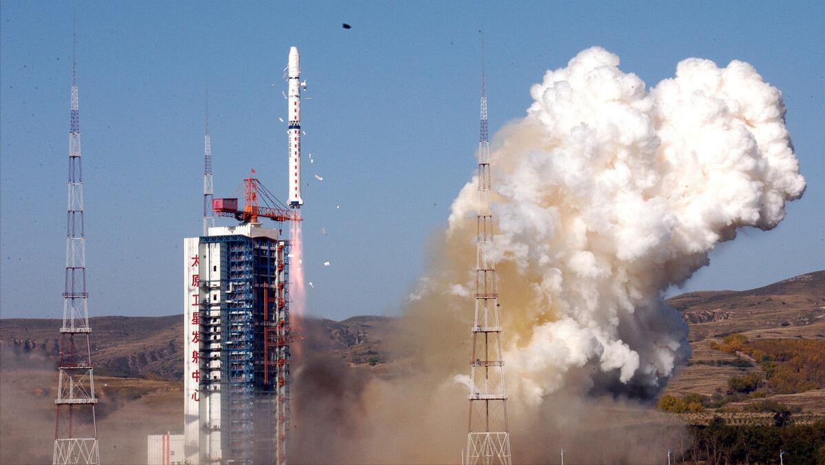 火箭发射时为什么要喷大量的水,火箭发射前为啥要喷大量水