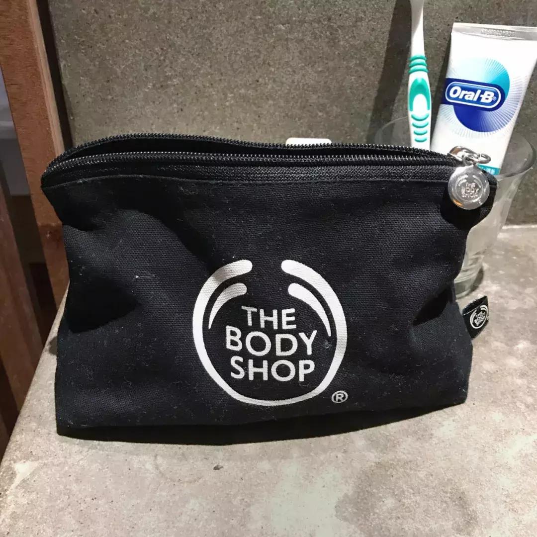 突击检查包里都装什么,突击检查化妆品包包