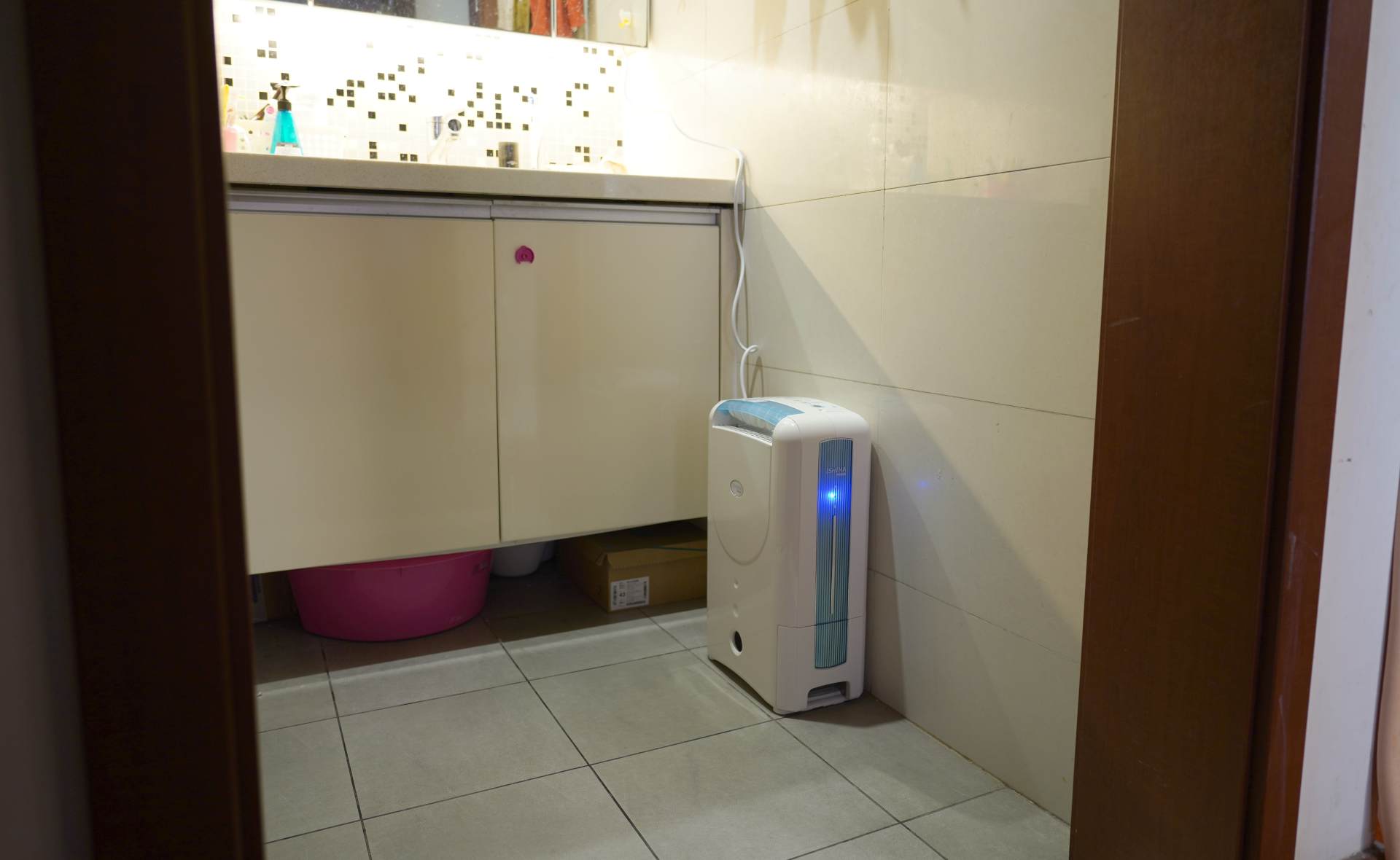 不用压缩机除湿,无压缩机除湿机的除湿原理