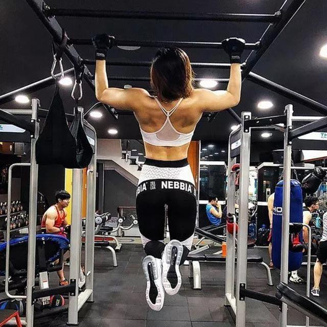 女生害怕力量做多变成大肌肉块，1分钟告诉你真假